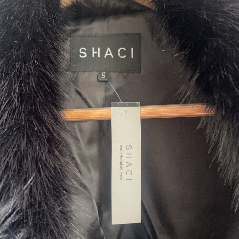 NWT‎ SHACI Black Faux Shiny Leather Fur Trim Crop Jacket Size Small - Picture 5 of 7